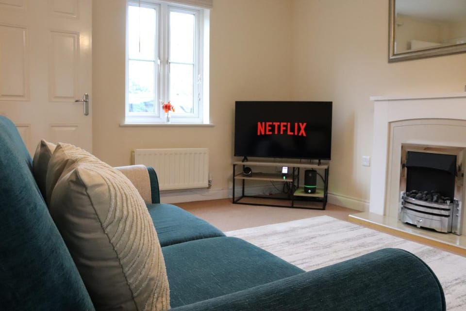 TV and multimedia, Living room, heating, internet, internet