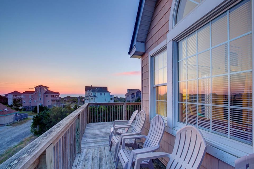 AV710 Sea Breeze House in Avon