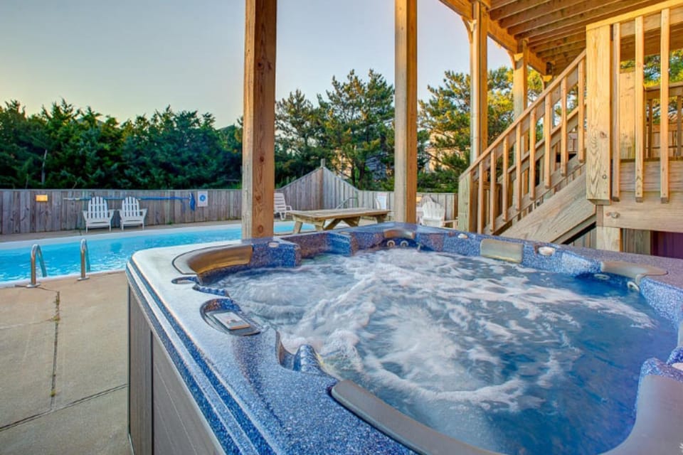 AV710 Sea Breeze House in Avon