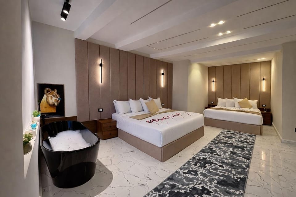 Bed, Living room, Photo of the whole room, Seating area, Bedroom, towels