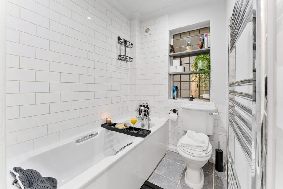 Toilet, Bathroom, Bath