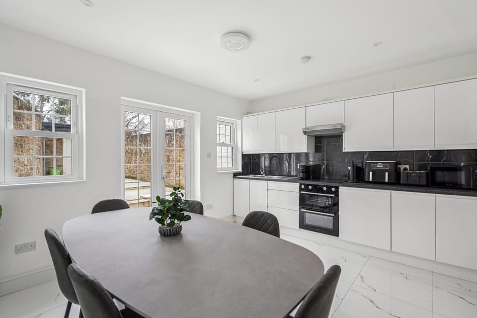 Breakfast, kitchen
