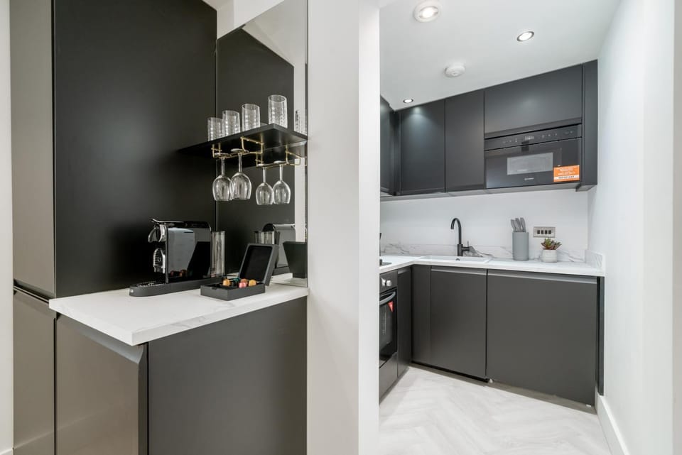Coffee/tea facilities, Kitchen or kitchenette, kitchen, kitchen