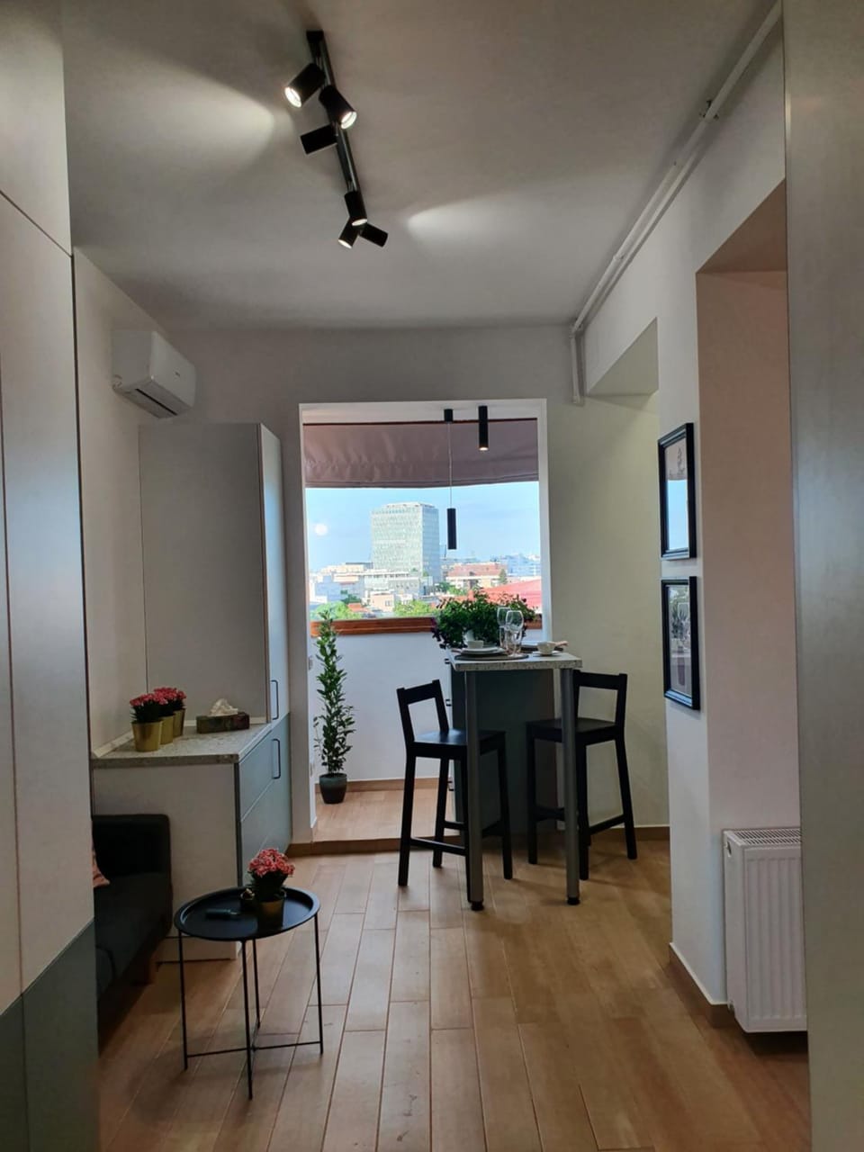 Central Quiet Panoramic Studio - Calea Victoriei Apartment in Bucharest