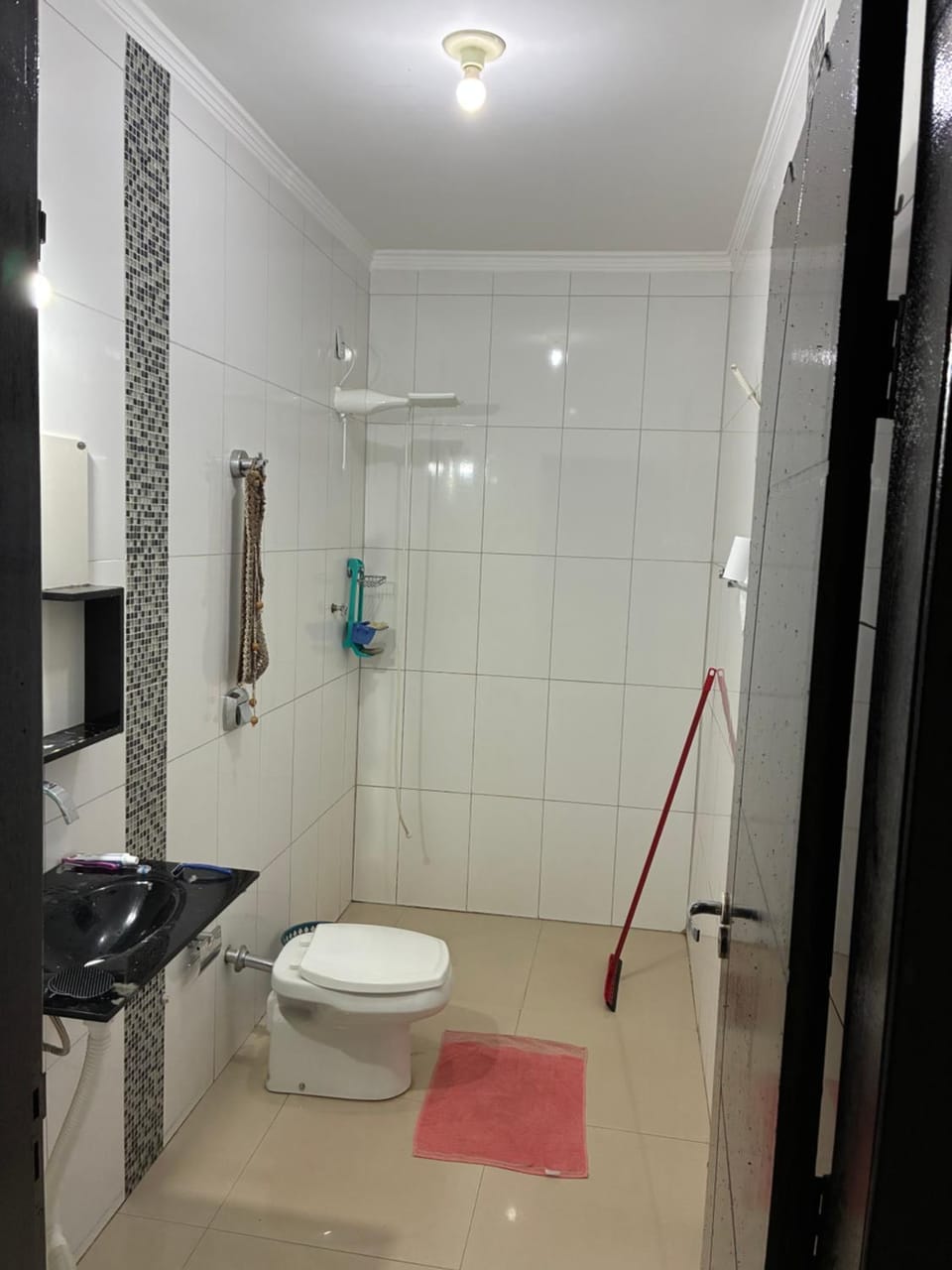 Quarto com TV 50 polegadas, frigobar, ar-condicionado e Wi Fi, sala e cozinha compartilhado Vacation rental in State of Mato Grosso, Brazil