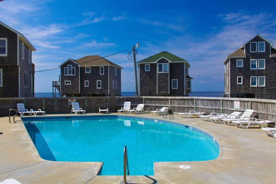 AVIC1 Island Sun #1-I House in Avon