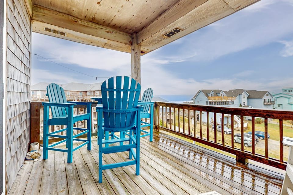 AVIK18 Above the Waves House in Avon