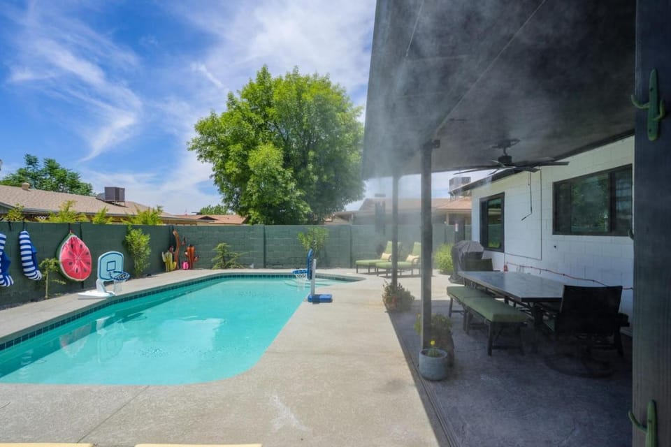 Sonoran Luxe Oasis: FREE HeatedPool-HotTub-Mister House in Glendale