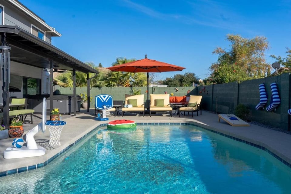 Swimming pool