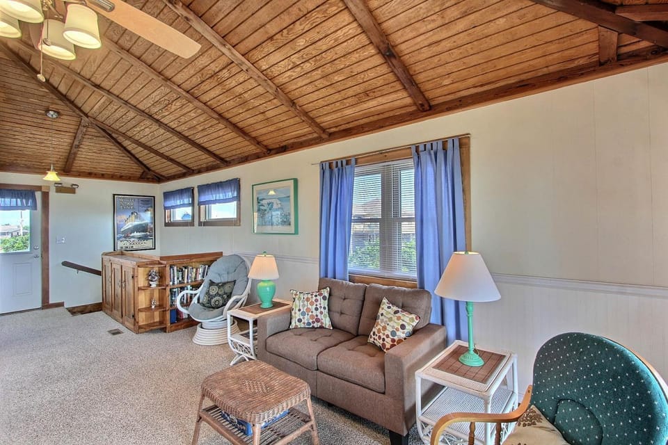Dog-friendly home with private pool, hot tub, & central AC House in Avon
