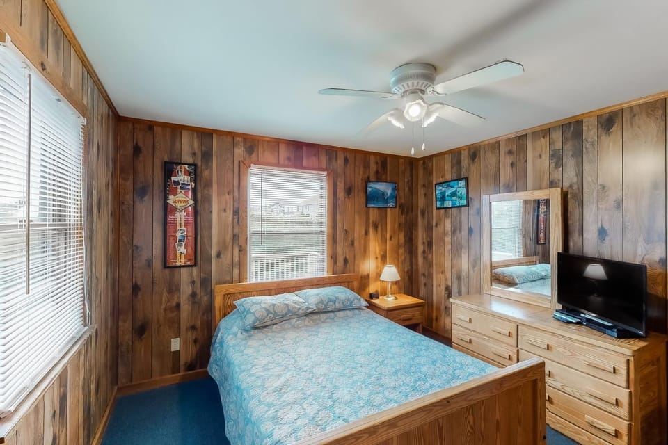 AVKS150 Offshore #50-1 House in Avon