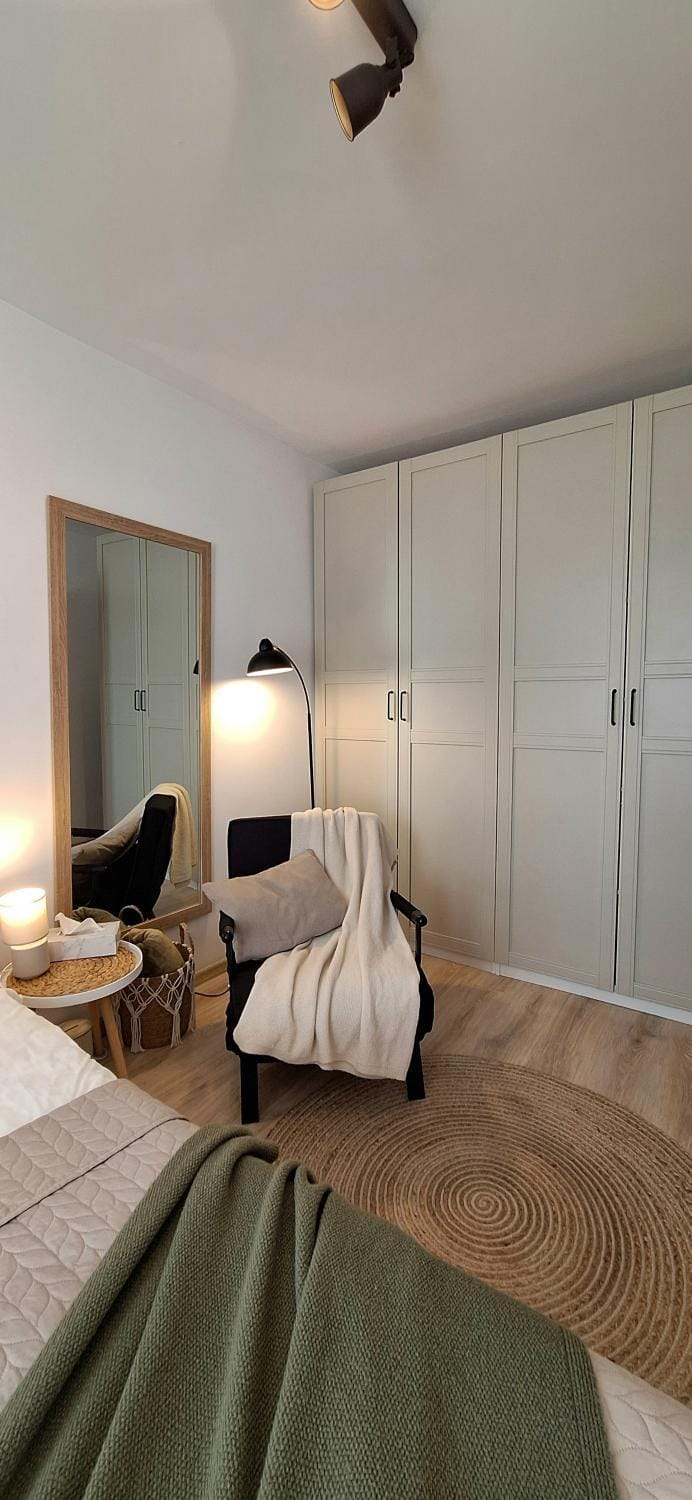 Photo of the whole room, Seating area, wardrobe