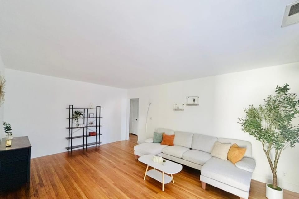 Spacious 3BR House Culver City Santa Monica & West LA Apartment in Culver City