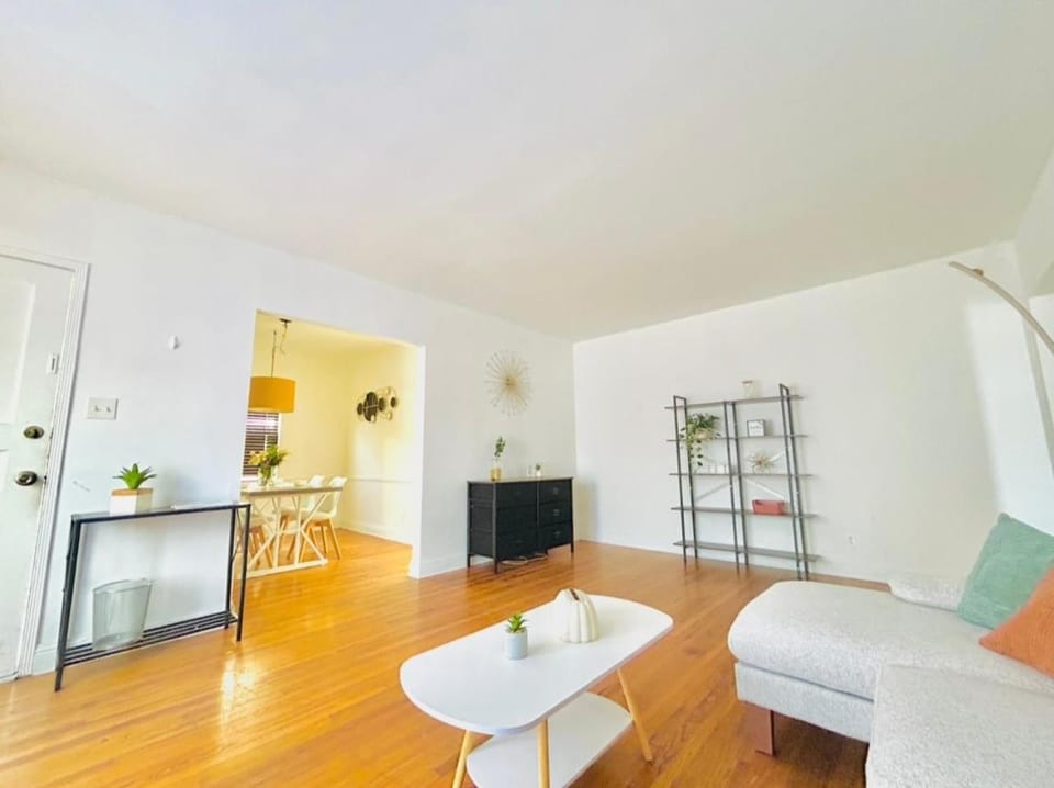 Spacious 3BR House Culver City Santa Monica & West LA Apartment in Culver City