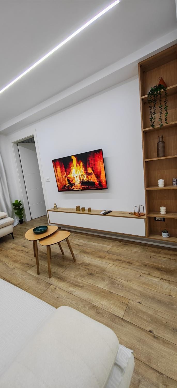 Communal lounge/ TV room, TV and multimedia, Living room
