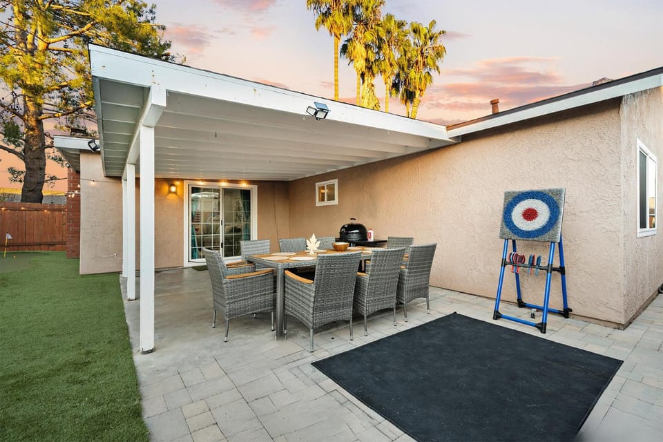 Entire Private Home with 3 Bedrooms 2 Bathrooms, Gated Yard, Garage, 4-Beds, Golf, Mira Mesa, Available Now House in Mira Mesa