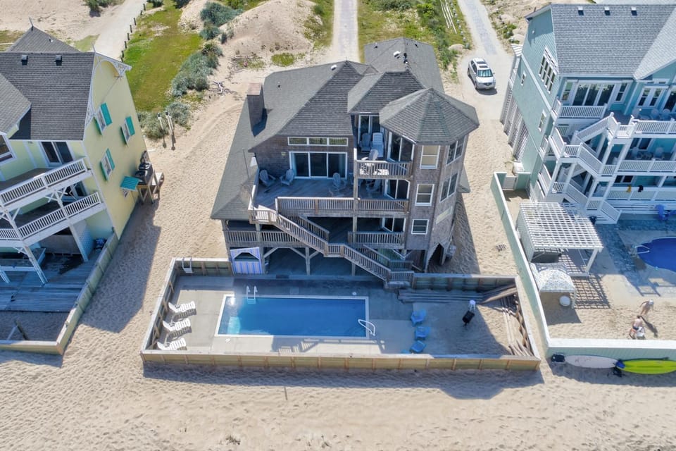 Expansive oceanfront home with private hot tub & pool, central AC, & W/D House in Avon
