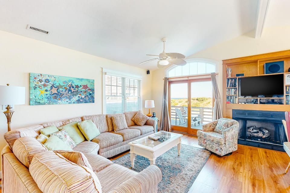 AVLE35 Oceanfront home with private heated pool, hot tub & electric vehicle charger House in Avon