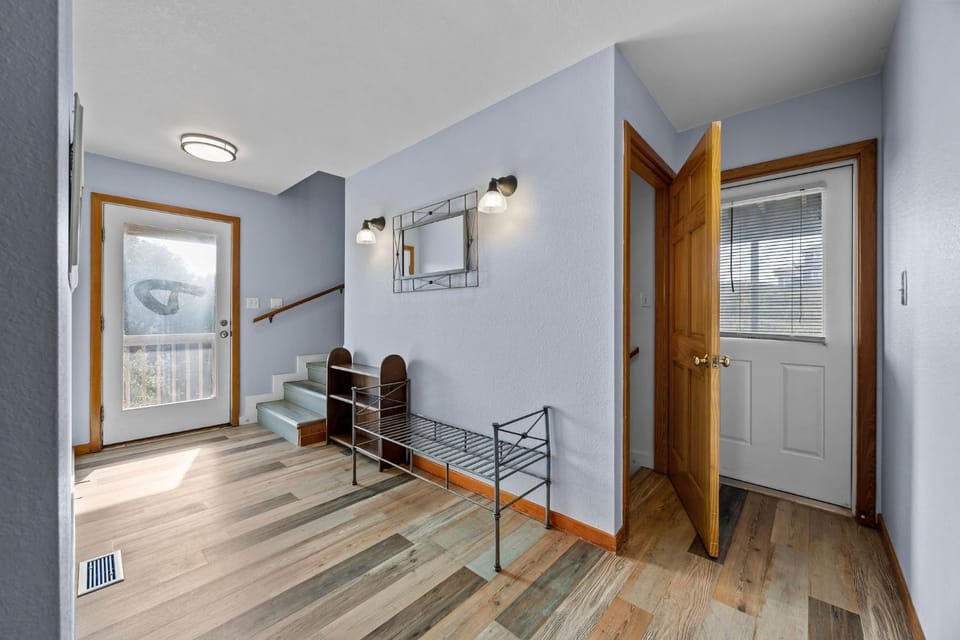 BX470 Sounds Good House in Buxton