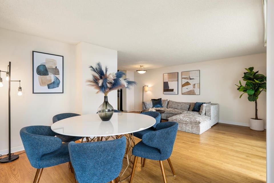 Living room, Dining area