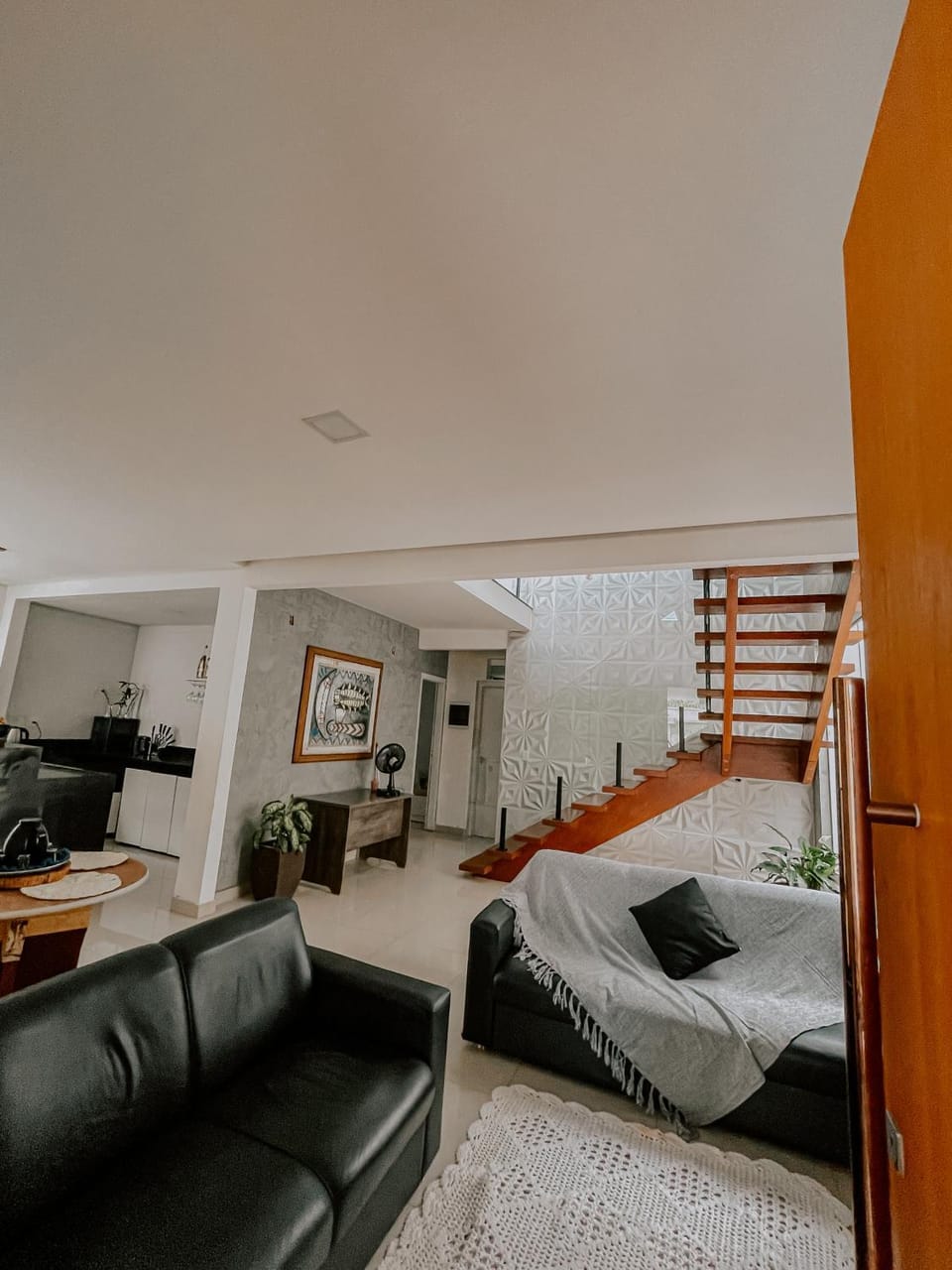 Suítes em casa ampla com área gourmet Bed and Breakfast in Uberlândia