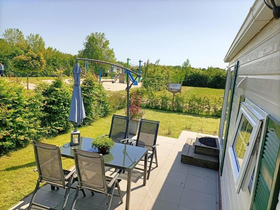 Patio, Day, Garden, Seating area, Garden view