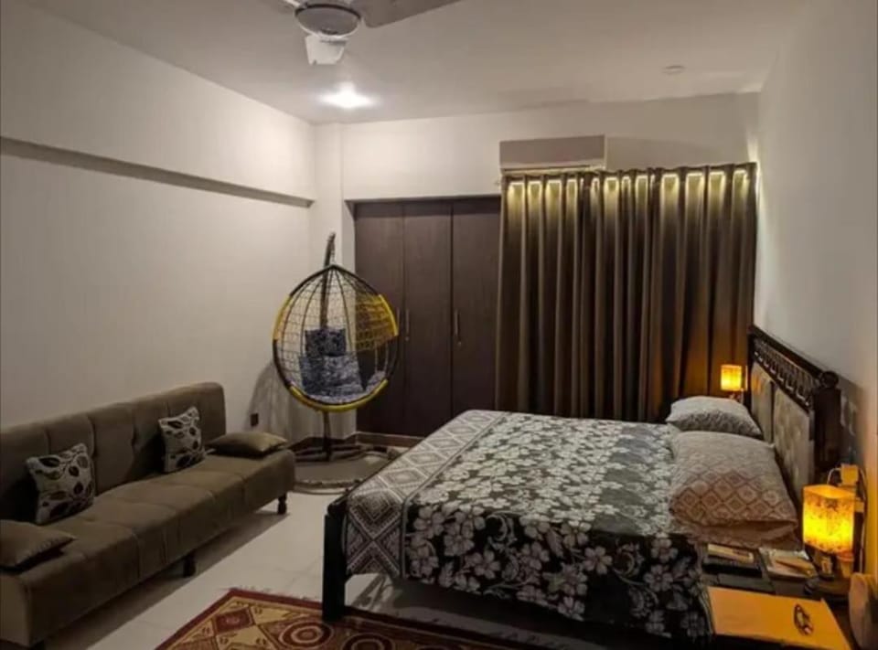 Fully furnished paying guest accommodation Bed and Breakfast in Karachi