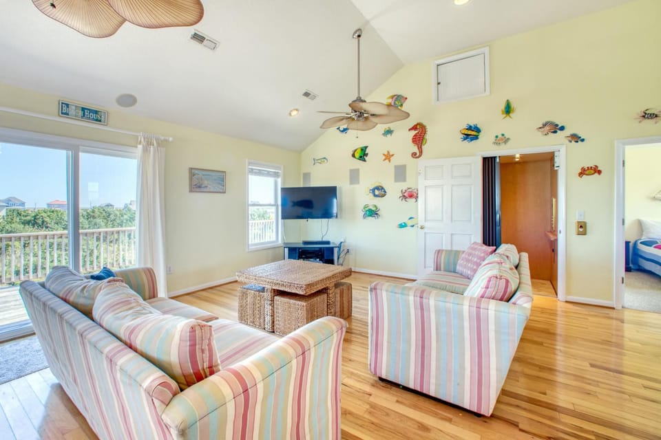 SO718 Lion in the Sun House in Outer Banks