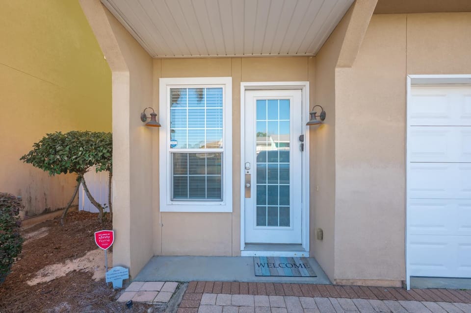 Beach Getaway for 15 A Few Steps from the Sand House in Lower Grand Lagoon