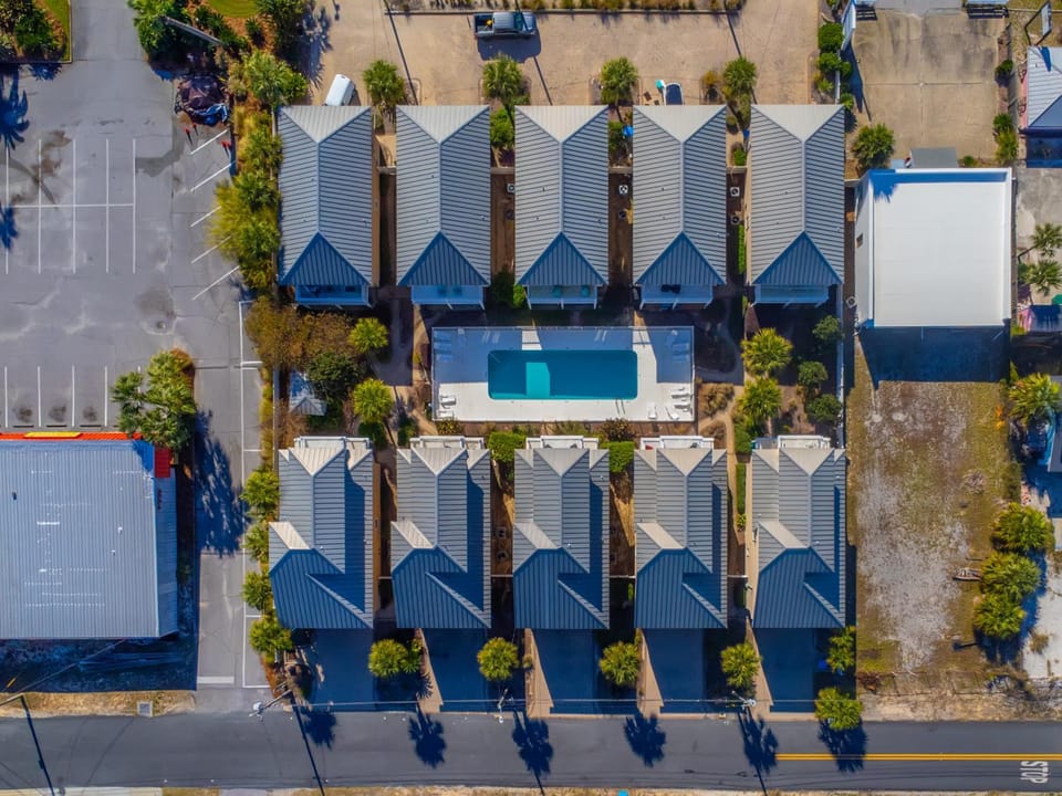 Beach Getaway for 15 A Few Steps from the Sand House in Lower Grand Lagoon