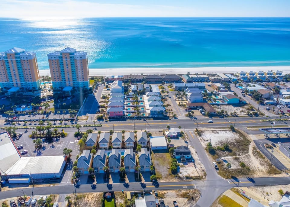 Beach Getaway for 15 A Few Steps from the Sand House in Lower Grand Lagoon