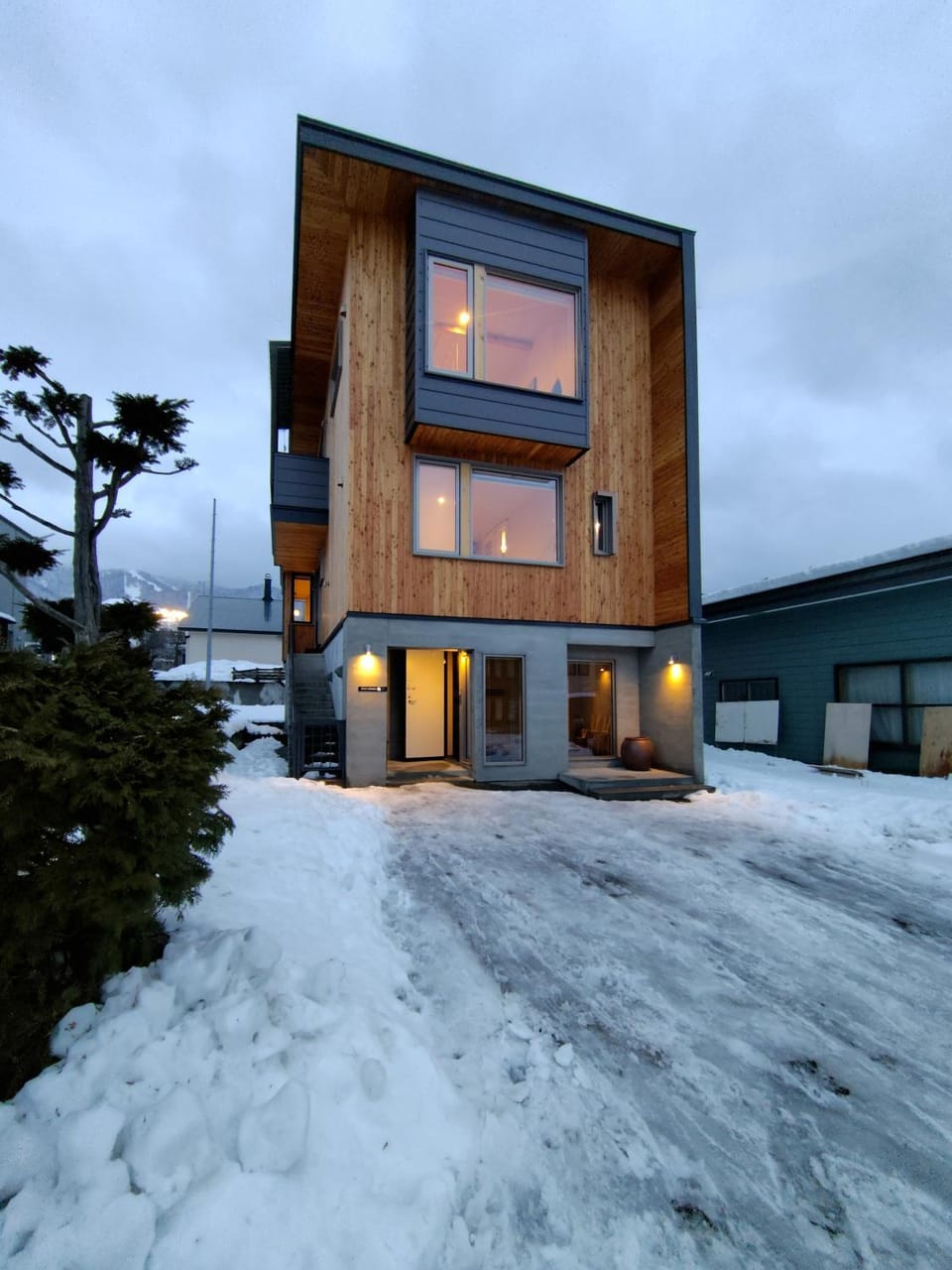 Property building, Facade/entrance