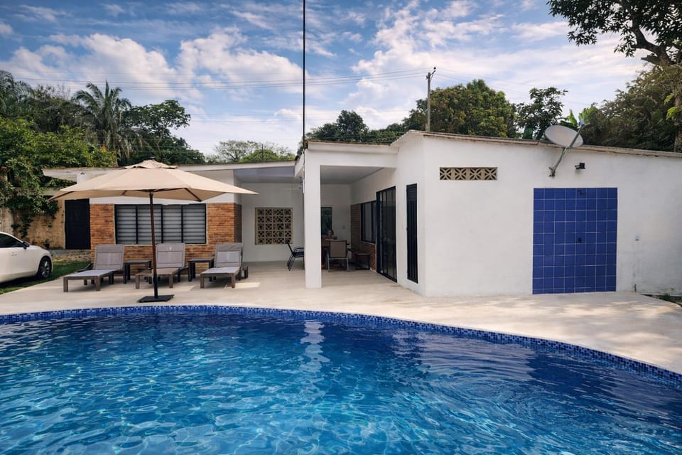 Quinta en Melgar piscina BBQ cerca a Piscilago House in Melgar