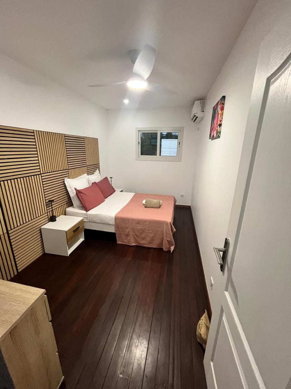 Bed, Night, Bedroom, cot