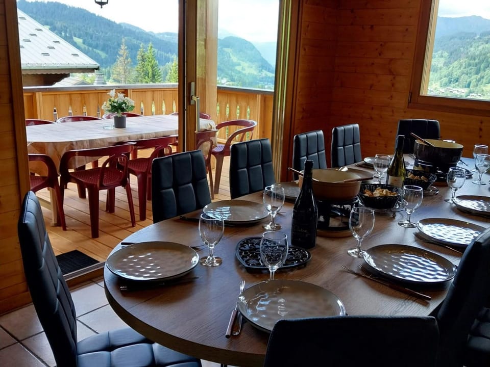 Chalet spacieux avec Wi-Fi et parking, animaux admis - FR-1-671-324 Chalet in Les Gets