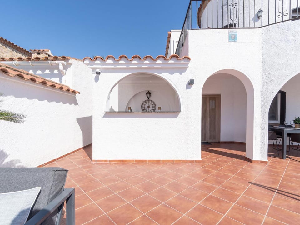 Encantadora Casa con Amarra y Piscina Privada - HISP-288-70 Villa in Alt Empordà