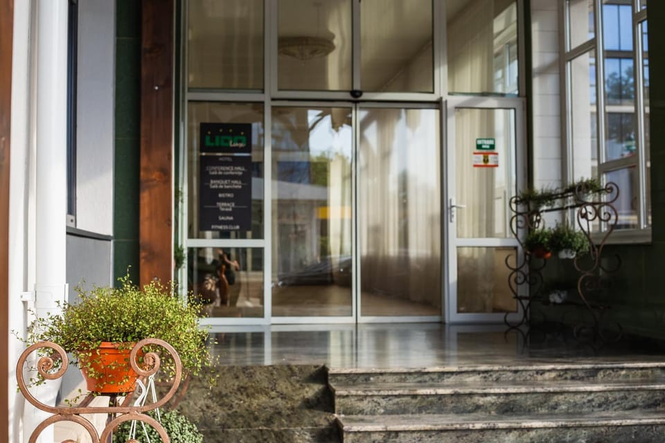 Property building, Facade/entrance
