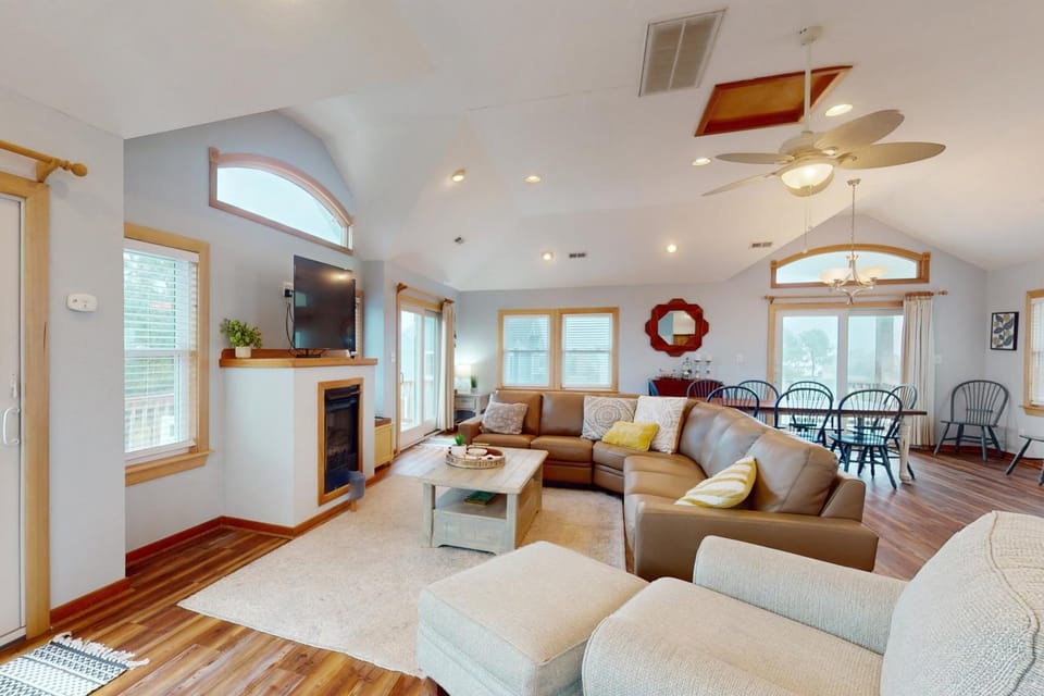 WVLW5 House of the Rising Sun House in Outer Banks