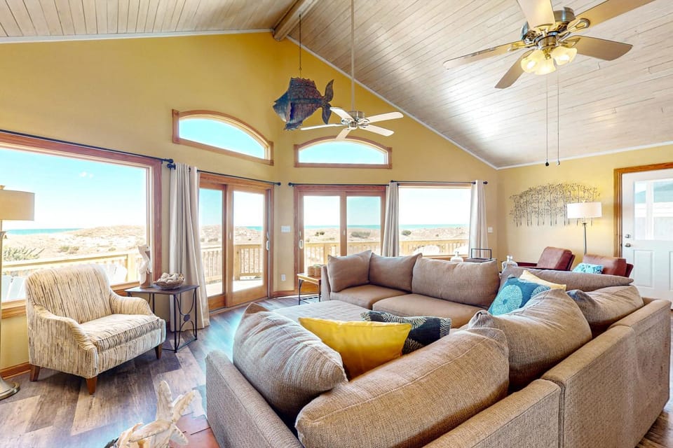 WVSIH14 TanOurFannies House in Outer Banks
