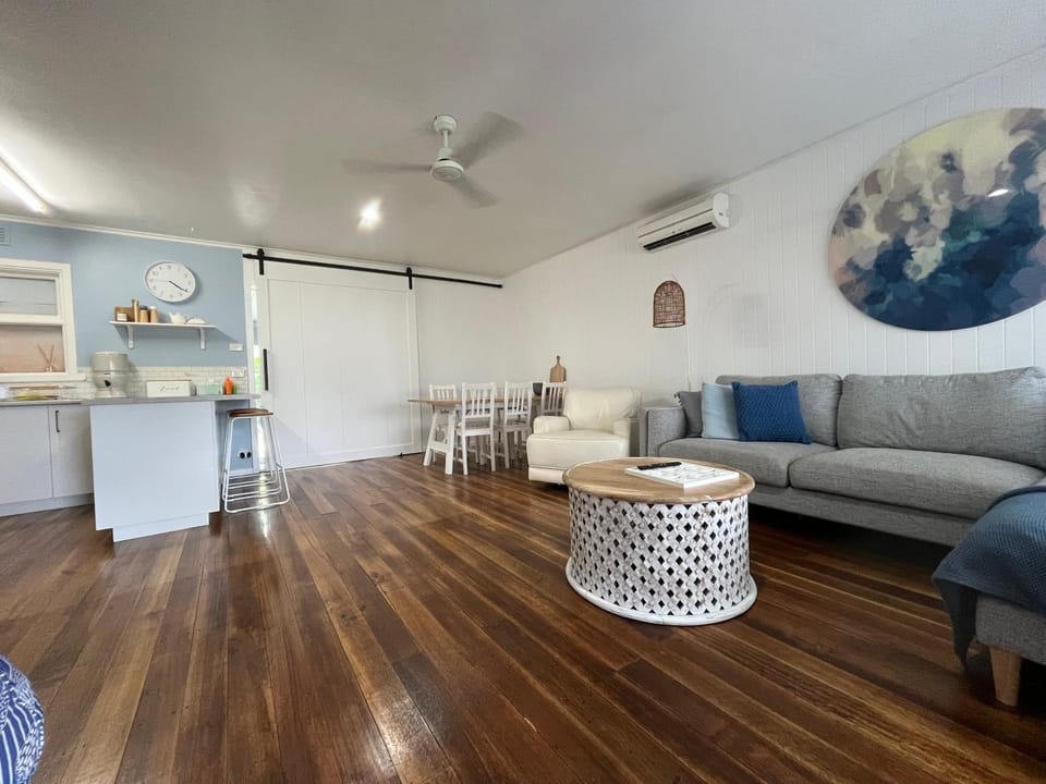 Dining area, pet friendly