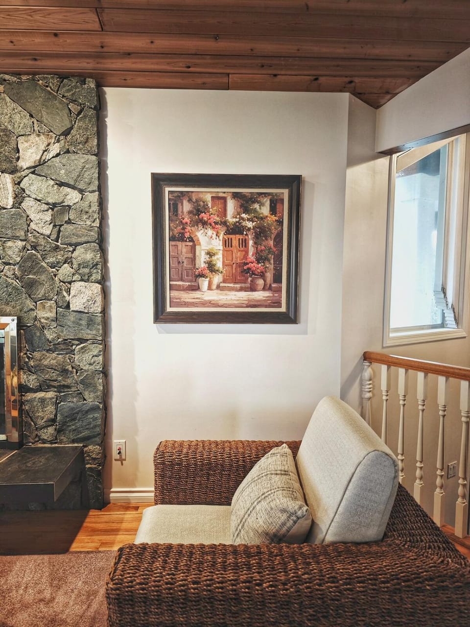 Perching Gull House Storms & Wildlife Watching Oceanfront View Villa in Vancouver Island