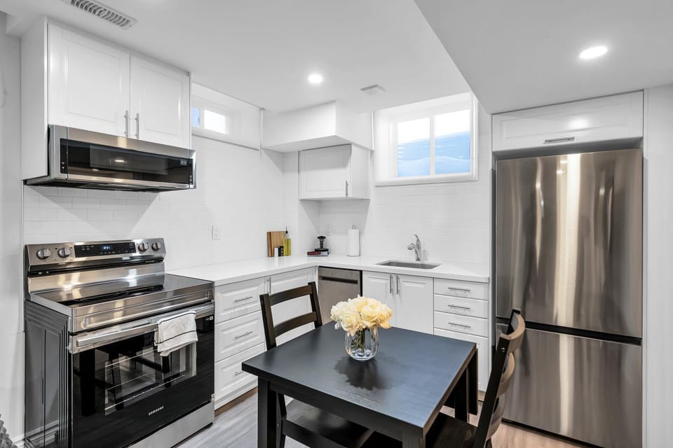 Dining area, microwave, oven, kitchen