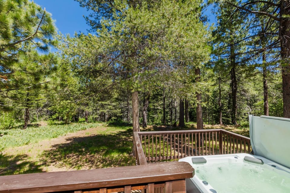 Alder Creek Paradise Tree-lined Cabin Stay for 7 Cabin in Truckee