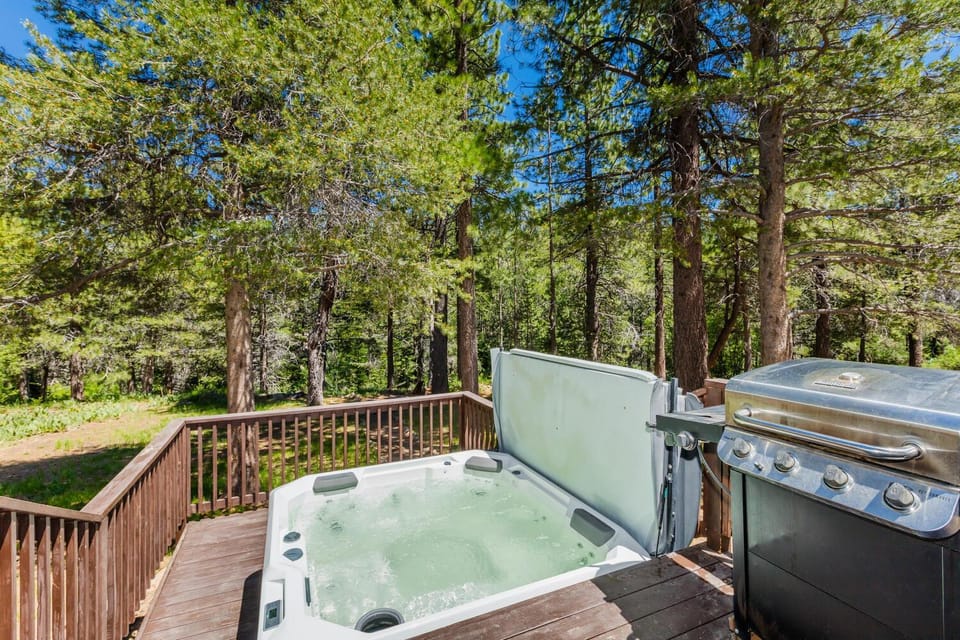 Alder Creek Paradise Tree-lined Cabin Stay for 7 Cabin in Truckee