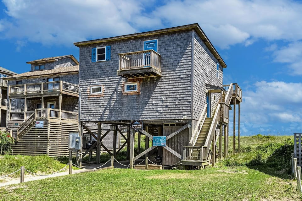 FO17 Dolphin Watch 224 House in Frisco