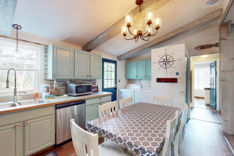 FO359 Don't Worry Beach Happy House in Frisco