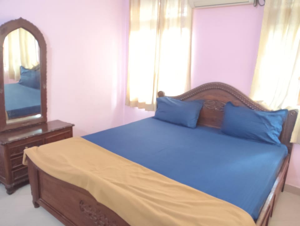 Bed, Photo of the whole room