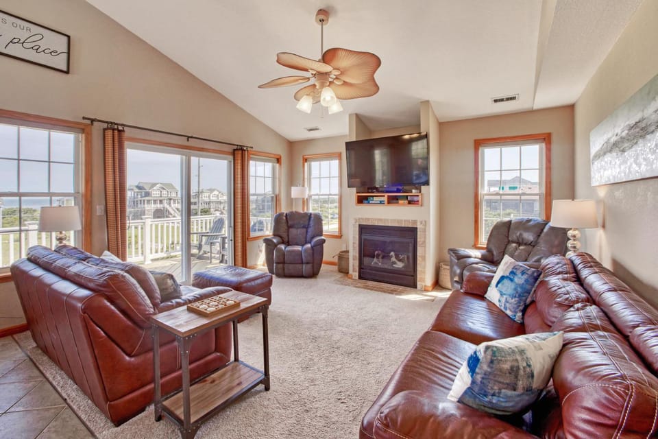 FO917 Deja Blue 917 House in Frisco