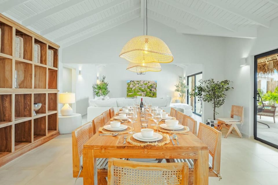 Rock House NEW 6-Bed 6 Bath Pool 5-min to Beach by Bocobay Apartment in Noord