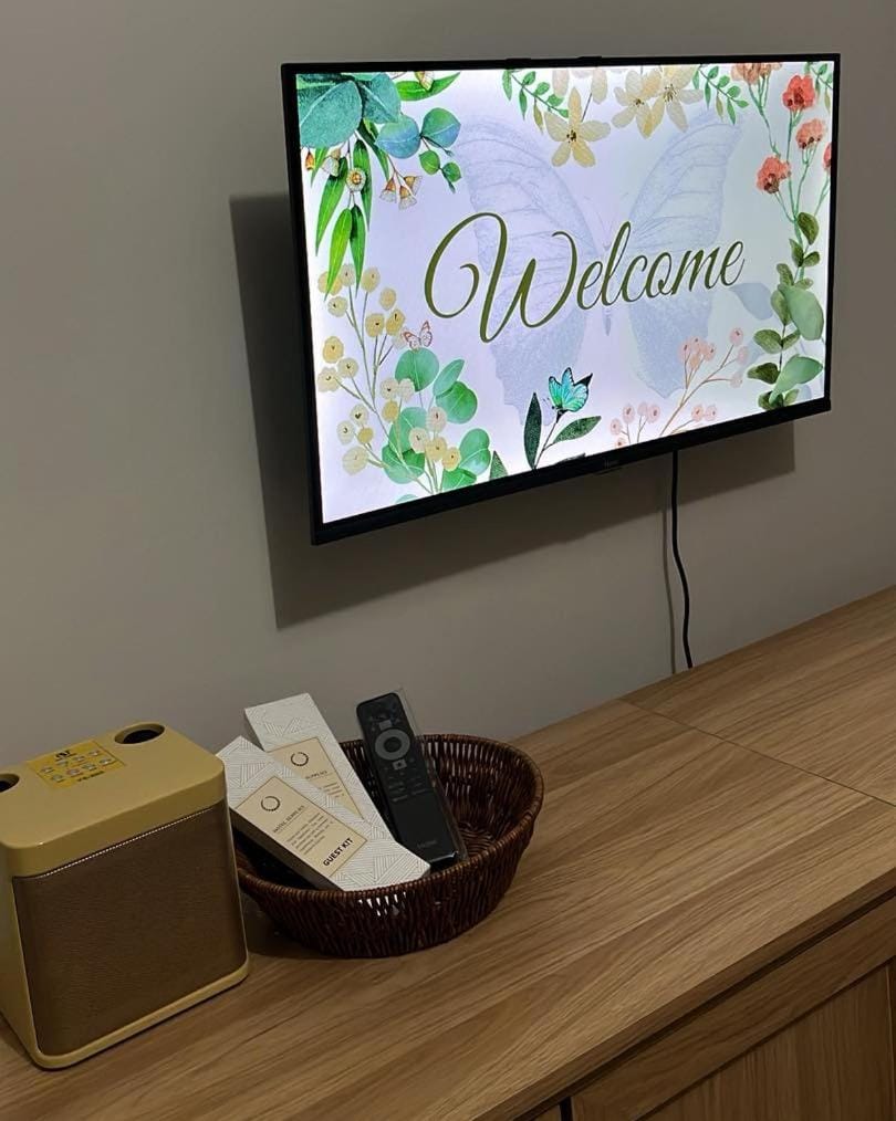 MERE Suite Davao- One Lakeshore behind SM Lanang Bed and Breakfast in Davao City
